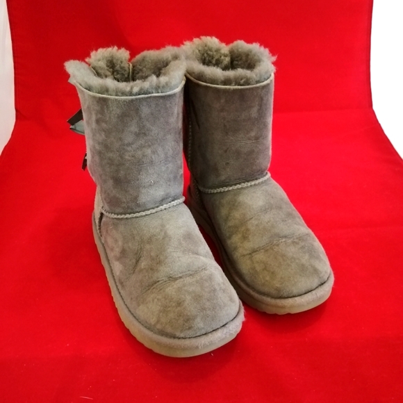 Ugg bow boots - Picture 1 of 8